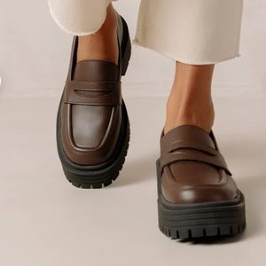 Alohas - mask brown leather loafers
